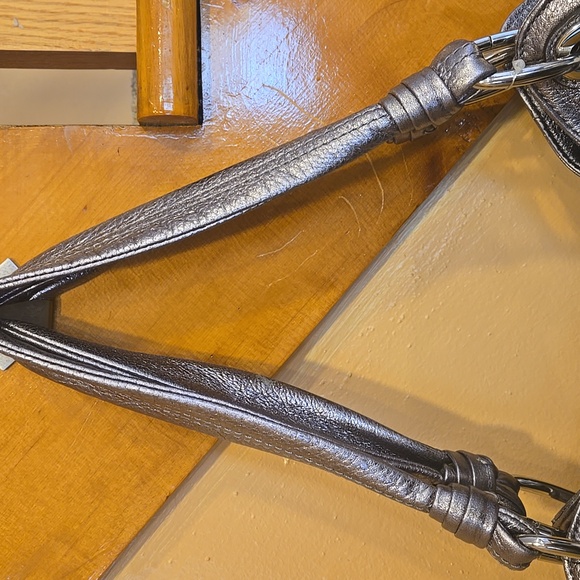 NWT B. Makowsky Metallic Leather Silver Women's Shoulder Bag - Picture 3 of 12